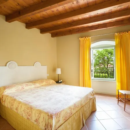 Aparthotel Antica Torre San Felice del Benaco
